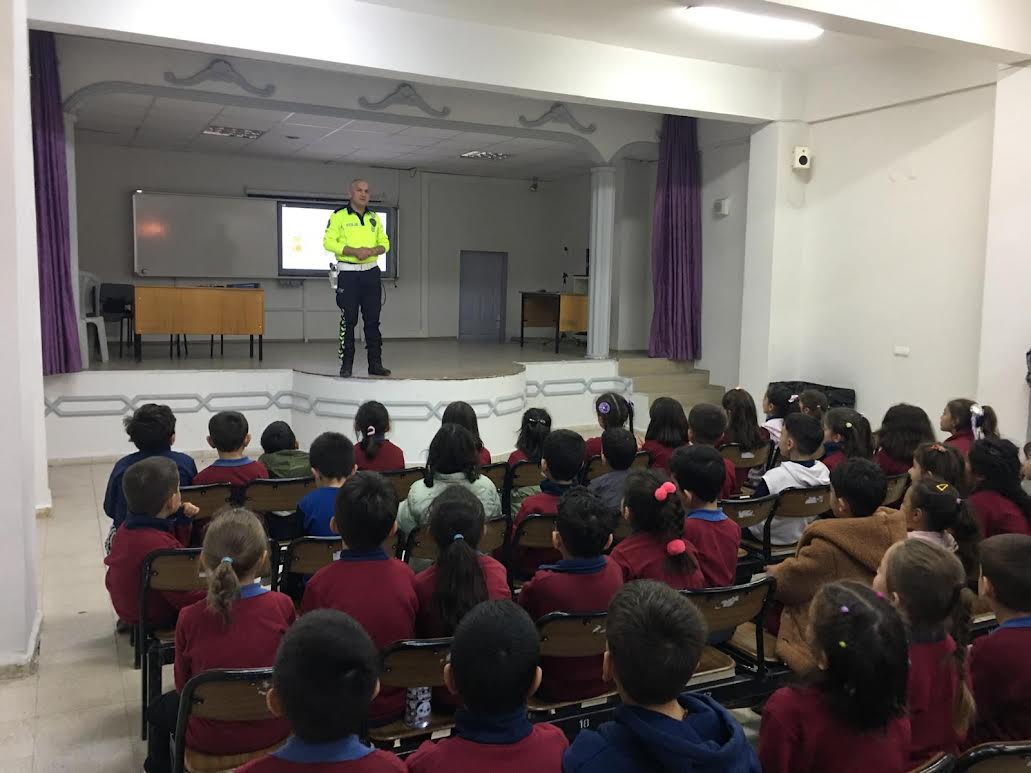 EMNİYET EKİPLERİNDEN ÖĞRENCİLERE TRAFİK EĞİTİMİ